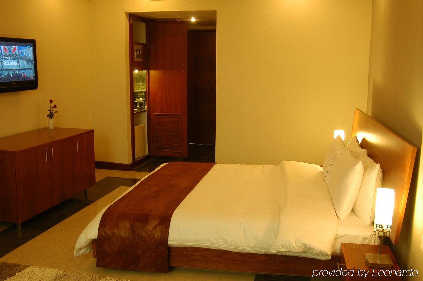 Hotel One Sialkot Room photo